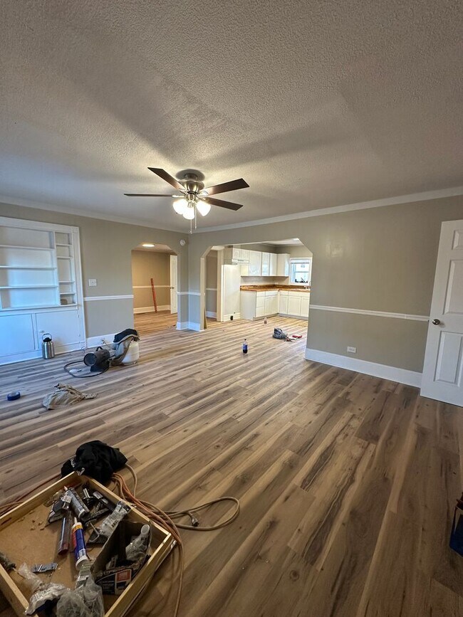 Foto del edificio - 3 Bed/2 Bath Home- Under Renovations