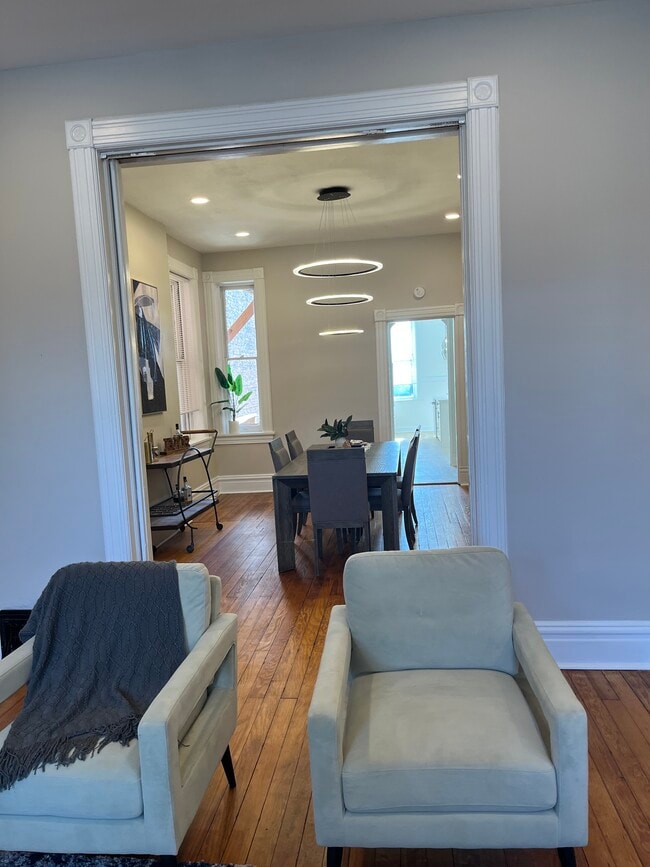 Building Photo - 1936 Arsenal St