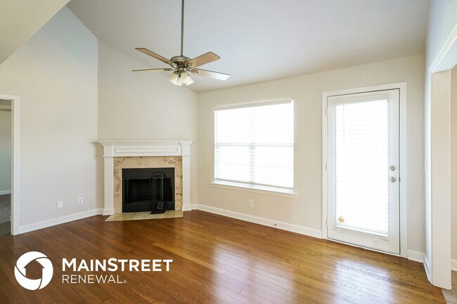 Foto del edificio - 1351 Lone Oak Rd