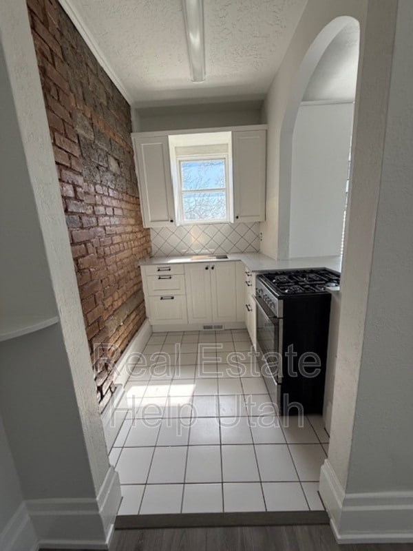 Photo - 365 S Elizabeth St Apartment