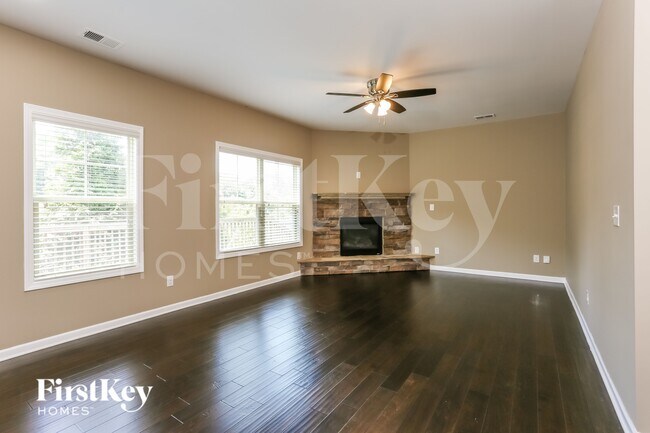 Foto del edificio - 4180 Pleasant Woods Dr