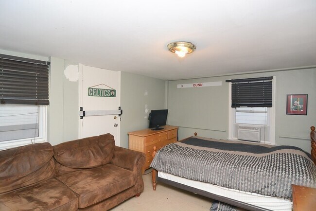 Foto del edificio - 348 W Broadway