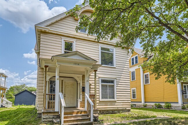 Foto del edificio - 1514 Emerson Ave N