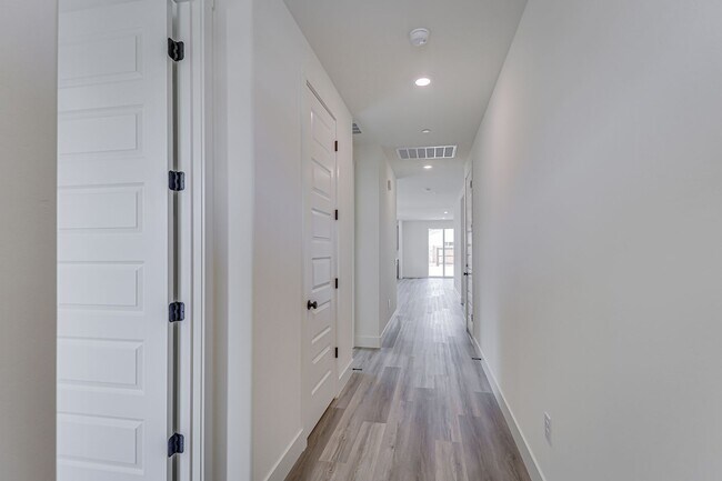 Foto del edificio - 8208 Dreamside Ave