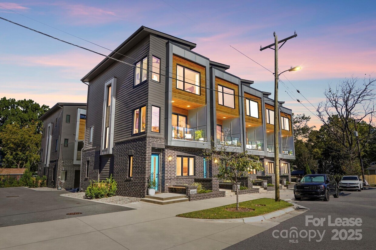 Foto principal - 3301 Spencer St