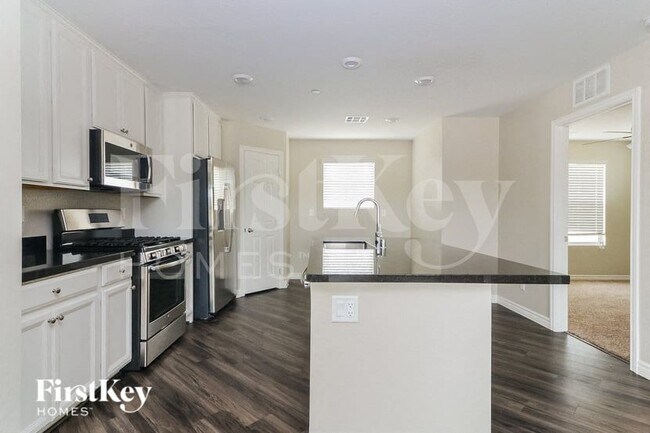 Foto del edificio - 803 N Water St