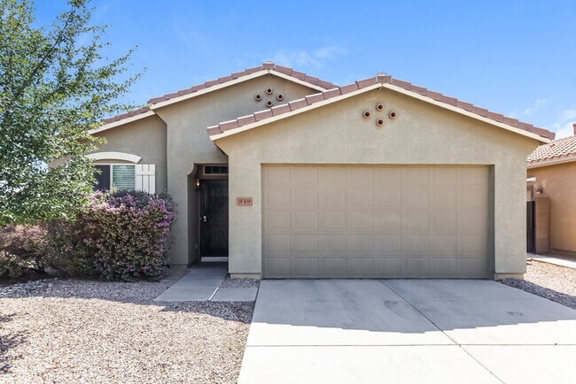Building Photo - 819 S 176th Ln