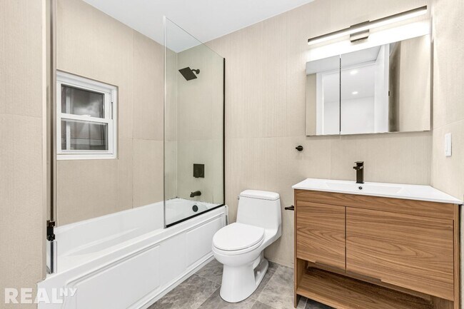Foto del edificio - 1503 Eighth Avenue