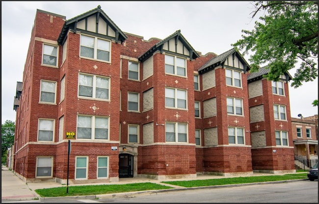 Building Photo - 311 E 69th St