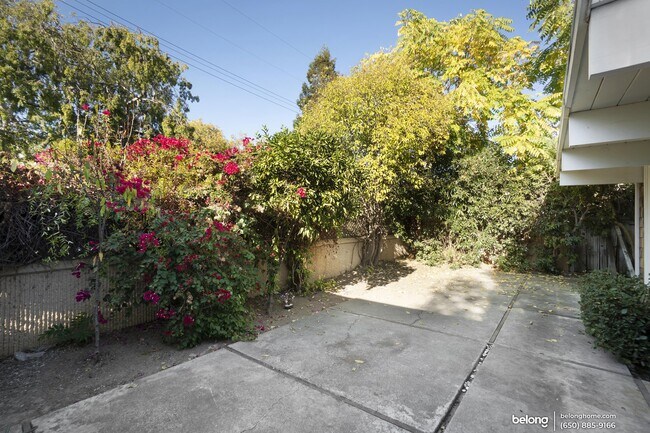 Foto del edificio - 317 Creekside Dr