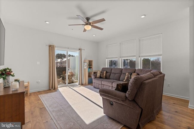 Building Photo - 1605 Aster Ln
