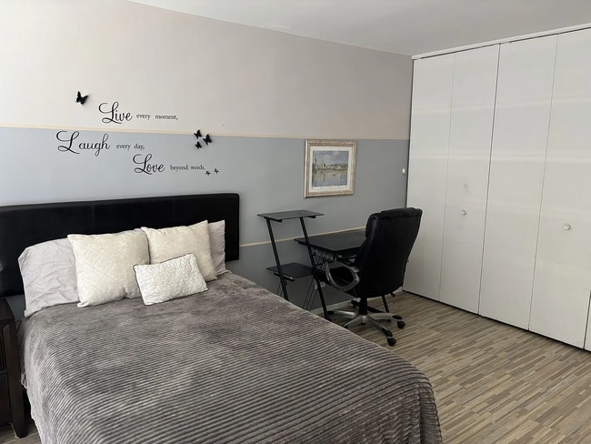 Foto del edificio - 1450 E 55th Pl