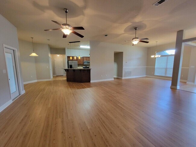 Building Photo - 119 Strike Eagle Dr