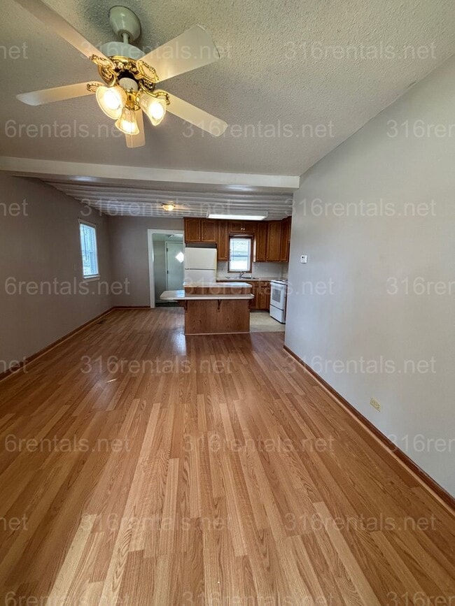 Building Photo - 405 Hillcrest St