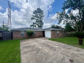 Building Photo - 10670 Norton Dr