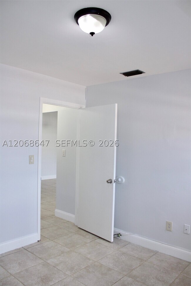 Foto del edificio - 2728 W 74th St