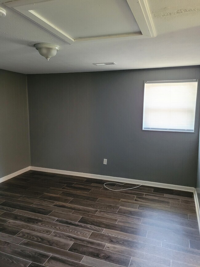 Sala de estar (12 x 13) - 5220 Jacksboro Pike