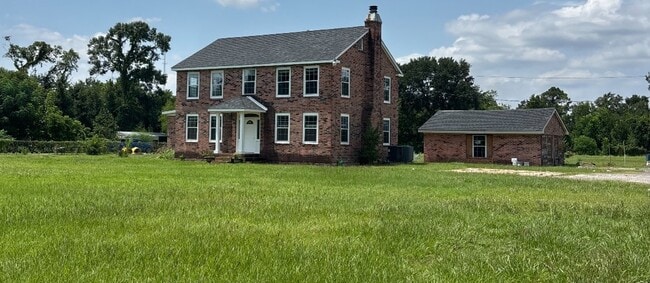 Building Photo - 625 W Brentwood St