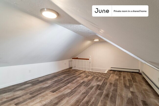 Foto del edificio - Room in Shared 5 bed/2 bath home