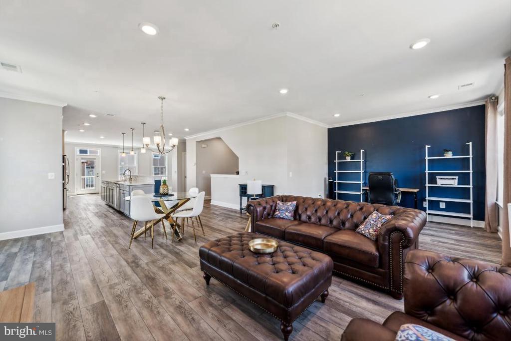 Building Photo - 45157 Kincora Dr