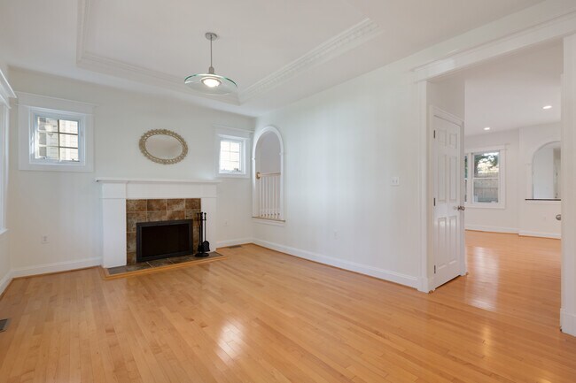 Building Photo - 1806 N Danville St