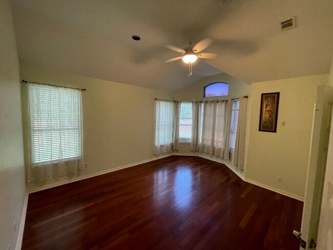Building Photo - 4563 Creekside Dr
