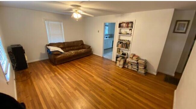 Foto del edificio - 104 Broce Dr