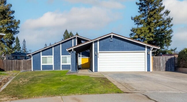 FOUR BEDROOM HOME ON A HUGE LOT SEE VIDEO - FOUR BEDROOM HOME ON A HUGE LOT SEE VIDEO