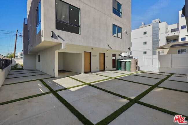 Foto del edificio - 1123 S Harvard Blvd