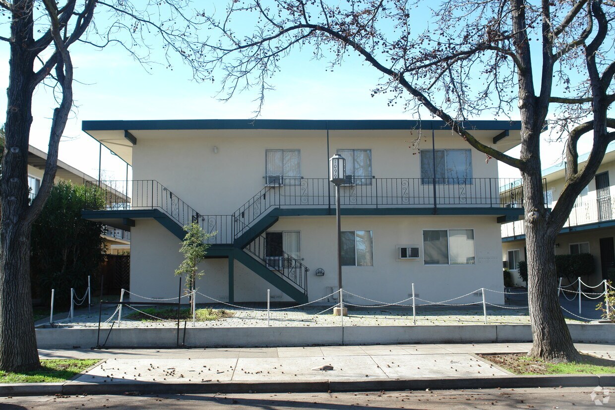 Foto del edificio - 1099 Roewill Dr