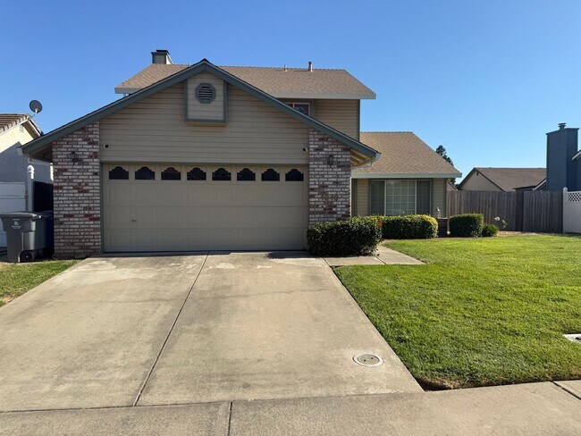 Foto del edificio - 4 BD 2 BATH HOME IN A GREAT NEIGHBORHOOD