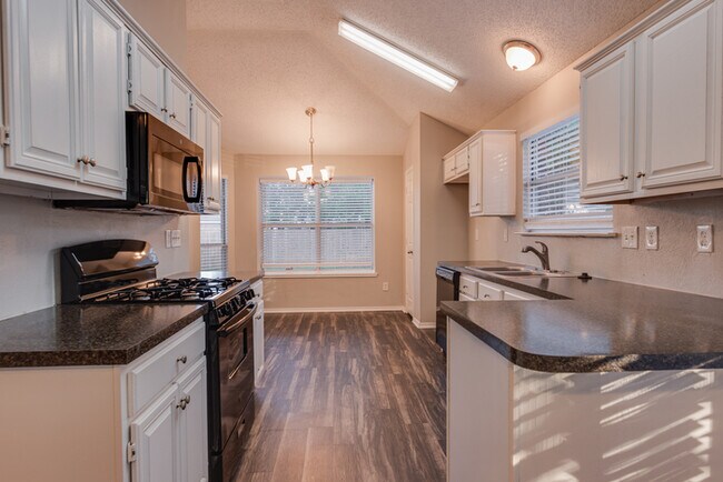 Building Photo - 4817 Shadow Crest Dr Arlington