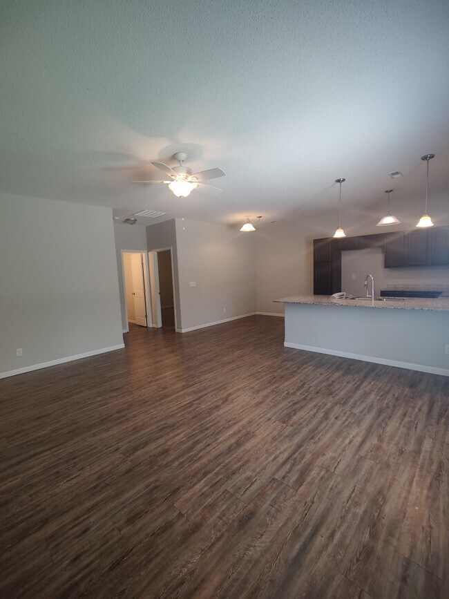 Foto del edificio - 802 N Mount Carmel Ave