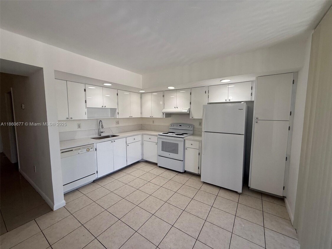 Primary Photo - 8700 SW 133rd Avenue Rd