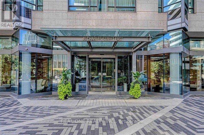 Building Photo - 45 Charles St E