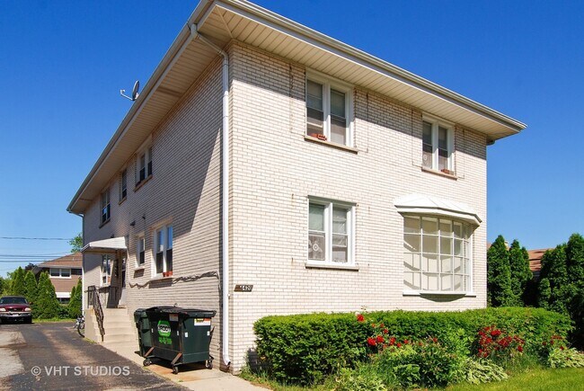 Foto del edificio - 4420 Forest Ave