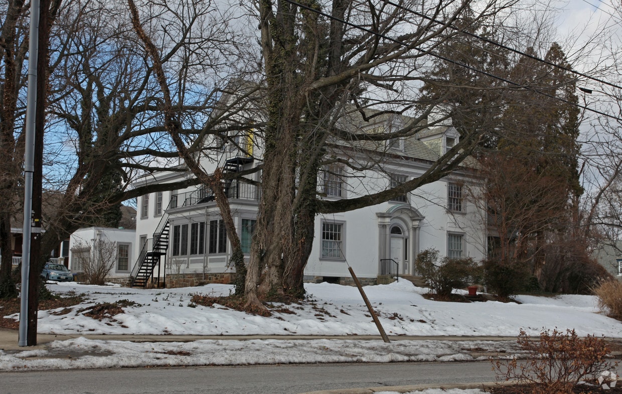 Building Photo - 5600 Pimlico Rd