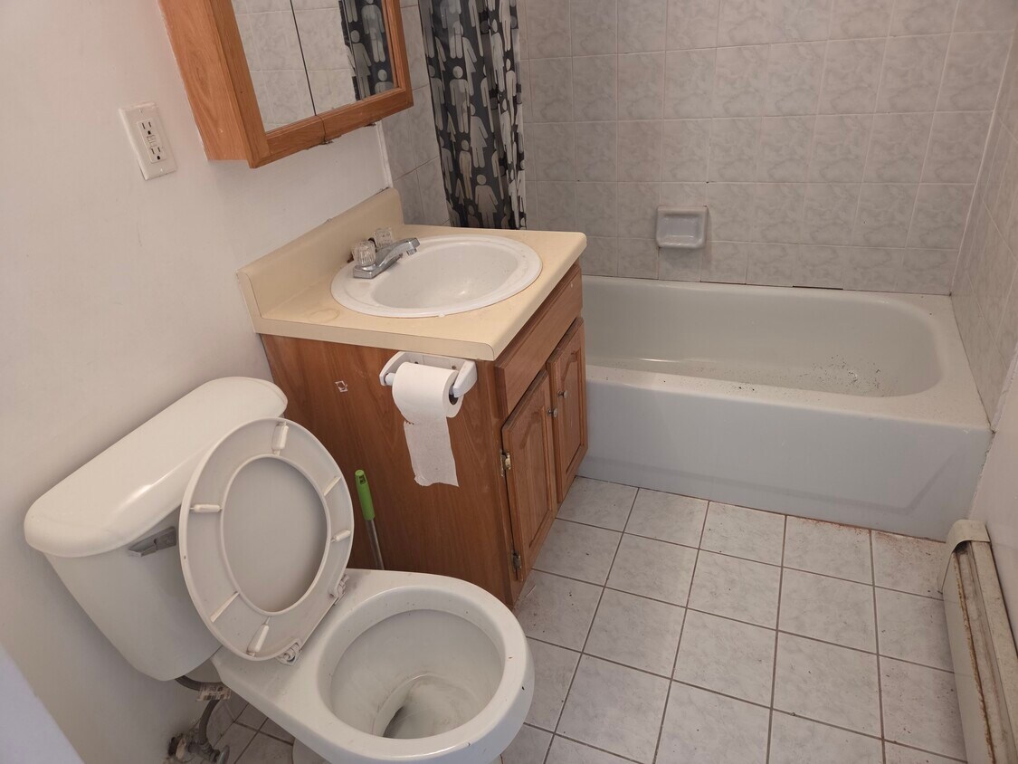 Foto principal - 832 Bryant Ave