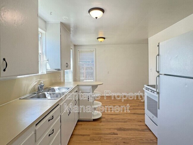 Foto del edificio - 2353 NW Fillmore Ave