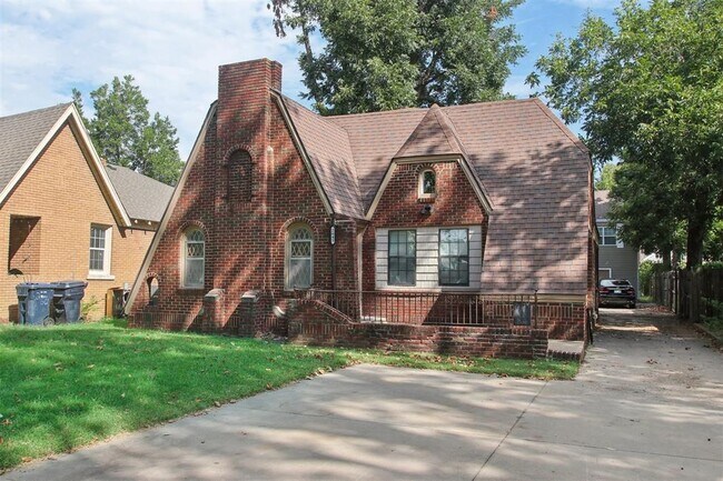 Building Photo - 2645 NW 13th St