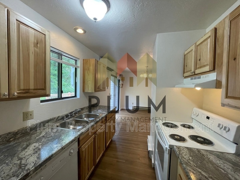 Foto principal - 1957 S 8th St W