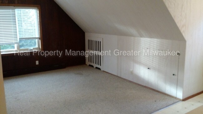 Building Photo - 1624 W Morgan Ave