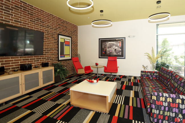 Resident Lounge - The Vance at Huebner Oaks