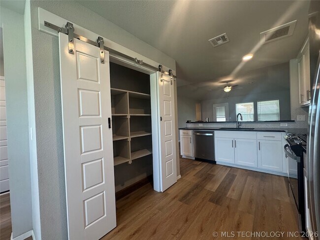Foto del edificio - 13008 East 125th Place N