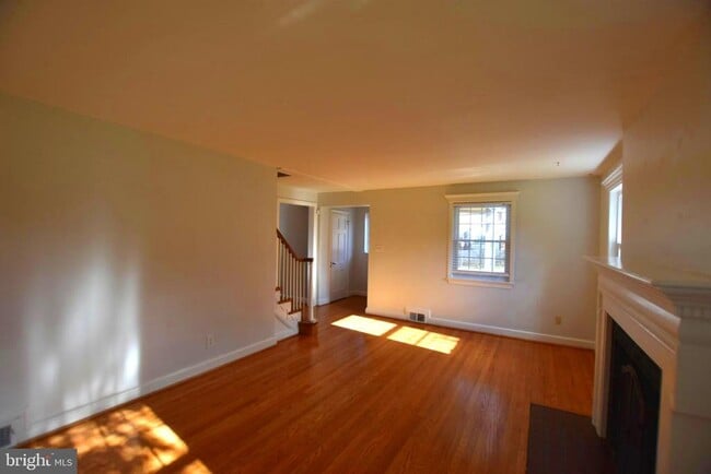 Foto del edificio - 10118 Cedar Ln