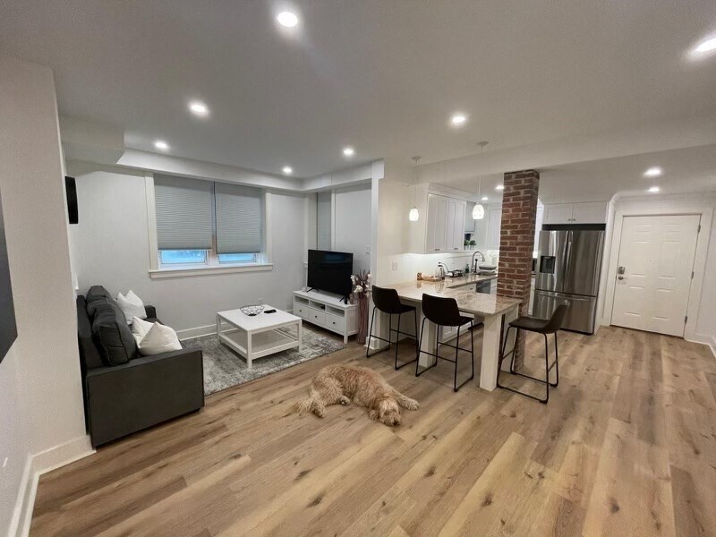 Foto principal - 157 Winthrop Rd