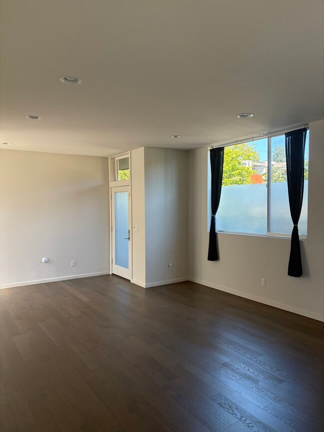 Foto del edificio - 5013 9th Ave NW
