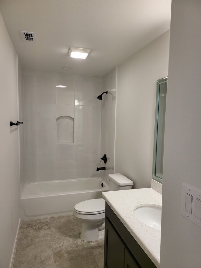 bath2 - 2207 N 26th St