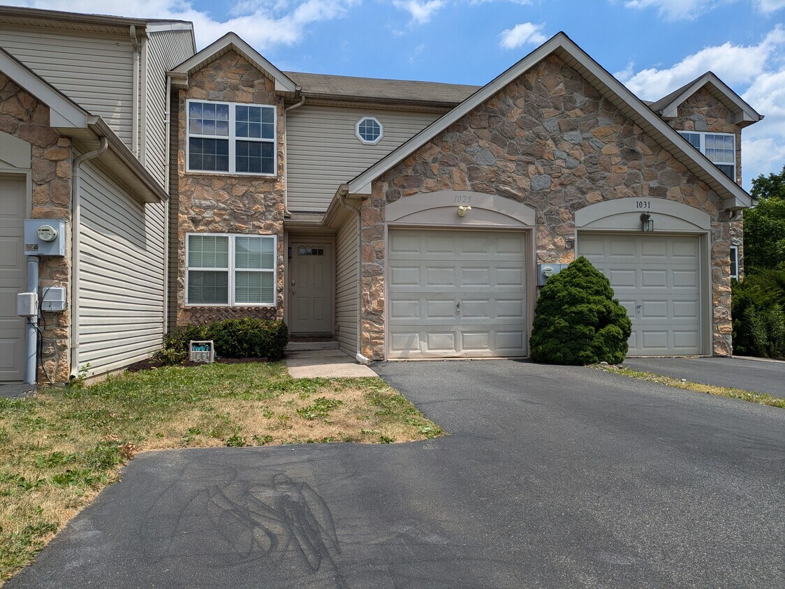 Primary Photo - 1025 Timberidge Ln
