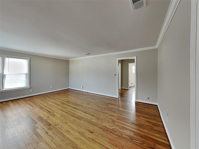 Foto del edificio - 4919 Birchman Ave